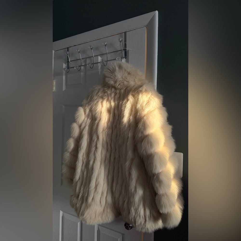 gorgeous vintage arctic white fox fur coat - Picture 3 of 15